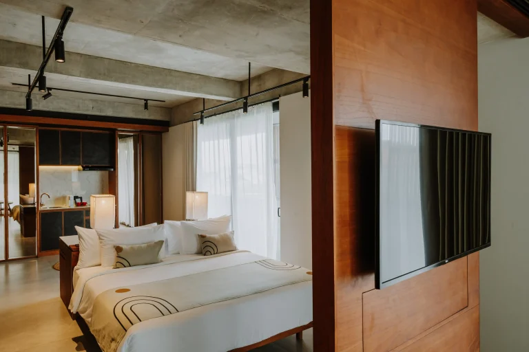 Premier Pool Suite Plus