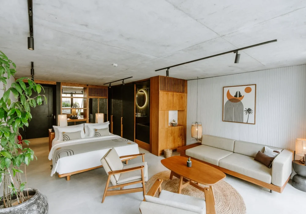 Premier Pool Suite Room