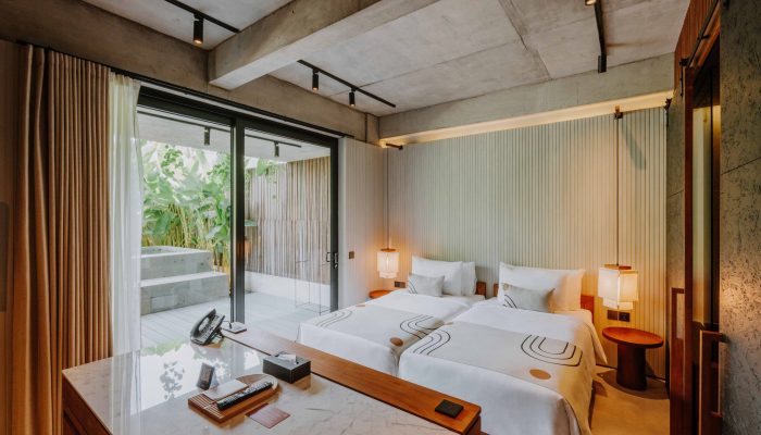 THE KOMU II - 058 Resize2